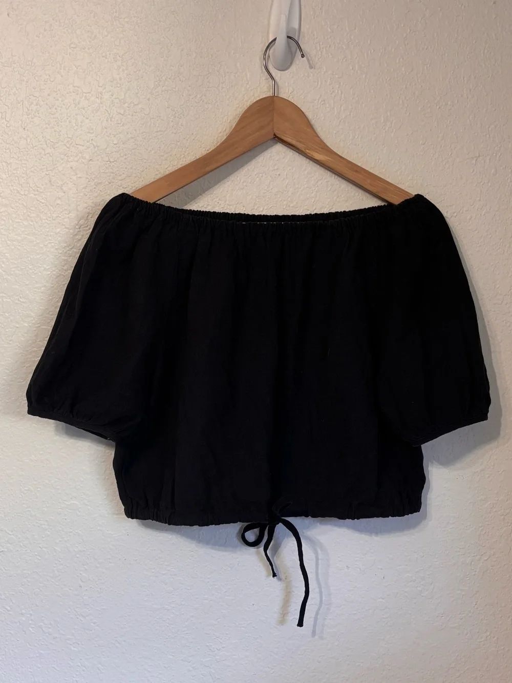 Oak + Fort Off Shoulder Crop Top Medium